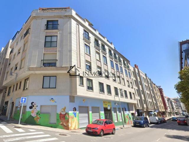Piso en venta en Cangas, Coiro. En la Rúa Antonio Nores 26 de Cangas se encuentra este activo bancario en venta, con una superficie construida de 72 m. Plaza de g. Pisos.