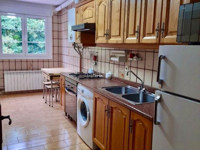 Piso en venta en Cangas del Narcea. Amplio piso con tres habitaciones y dos trasteros en Corias Cangas del Narcea. Pisos Cangas del.