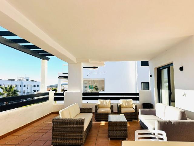 Piso en venta en Casares, Casares Golf Casares del Sol. Elegancia, confort y calidad de vida junto al Golf de Doña Julia. Pisos.