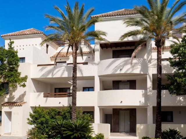 Piso en venta en Casares, Doña Julia Golf. Espectacular vivienda de dos dormitorios y amplia terraza privada. Pisos.