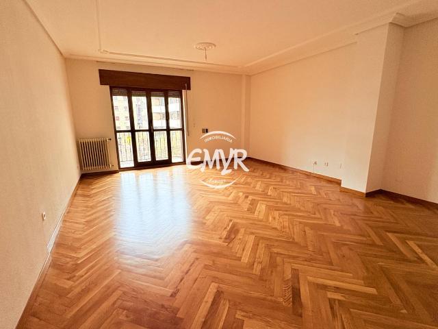 Piso en Venta en Casco Antiguo