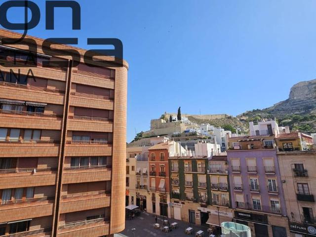Piso en Venta en Casco Antiguo Sta. Cruz Ayuntamiento