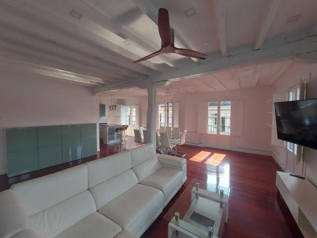 Piso en Venta en Casco Viejo