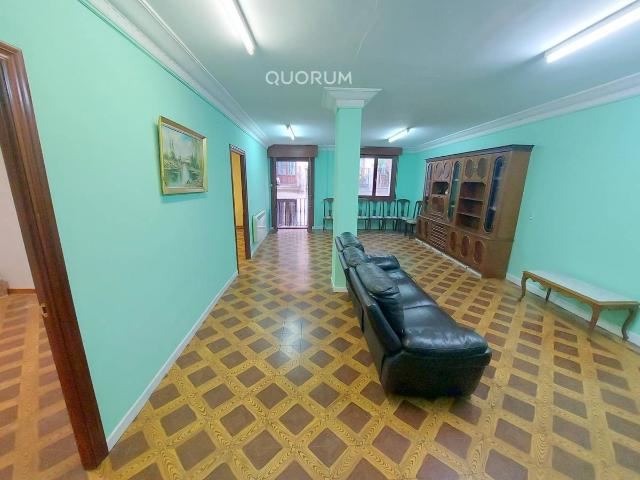 Piso en Venta en Casco Viejo