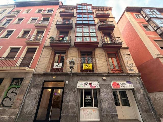 Piso en Venta en Casco Viejo