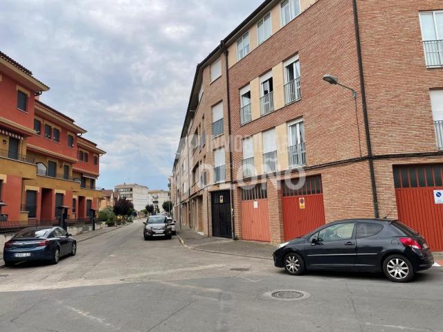 Piso en venta en Castañares de Rioja. Piso amplio en el centro con ascensor. Pisos Castañares de.