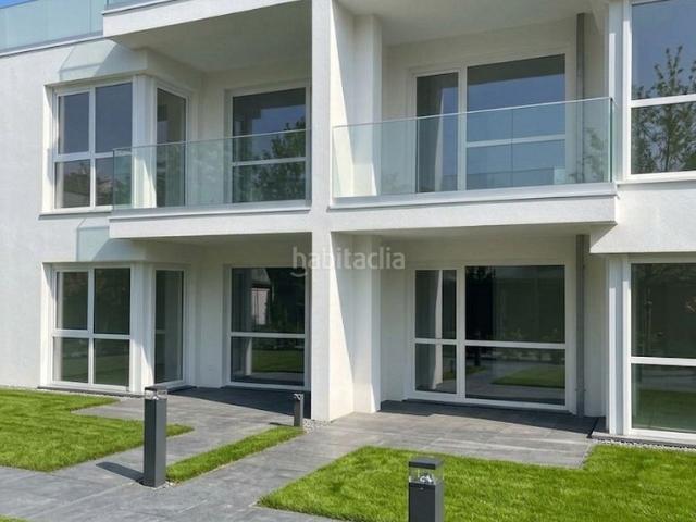 Piso en venta en Castañeda. 2 dormitorios 2 baños 2 plazas de garaje y trastero. Pisos.
