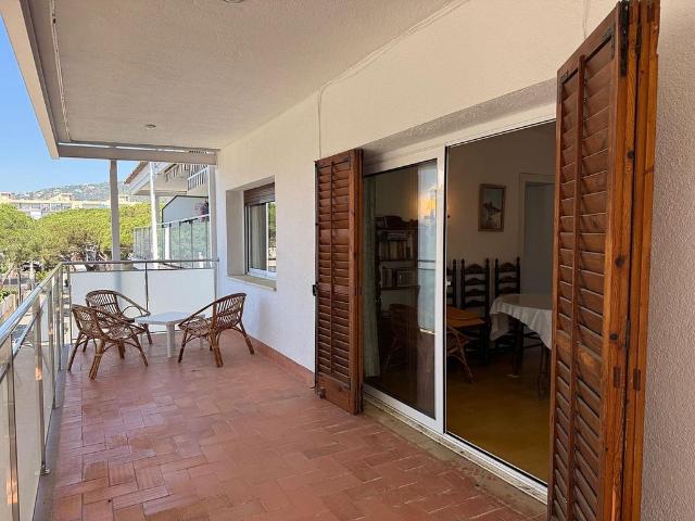 Piso en venta en Castell Platja d´Aro, de 65 m² 2 habitaciones por 300.000