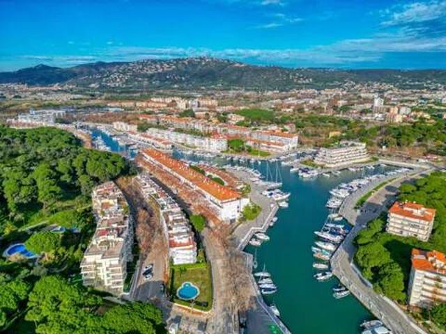 Piso en Venta en Castell Platja d'Aro