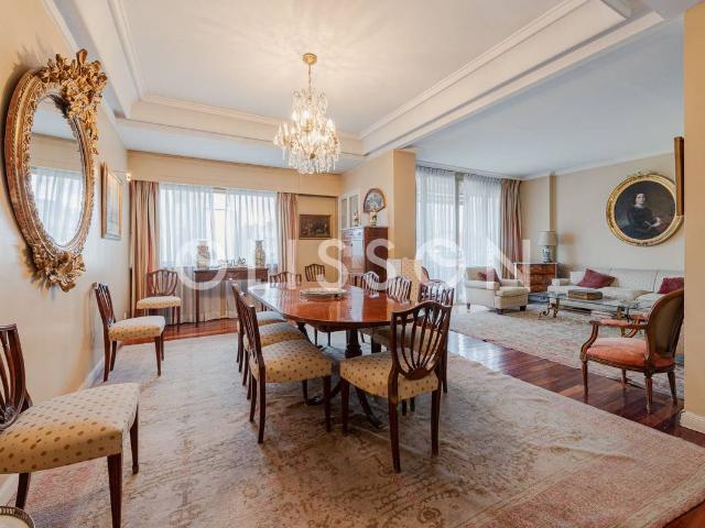 Piso en Venta en Castellana