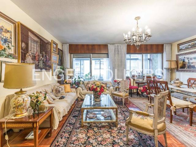 Piso en Venta en Castellana