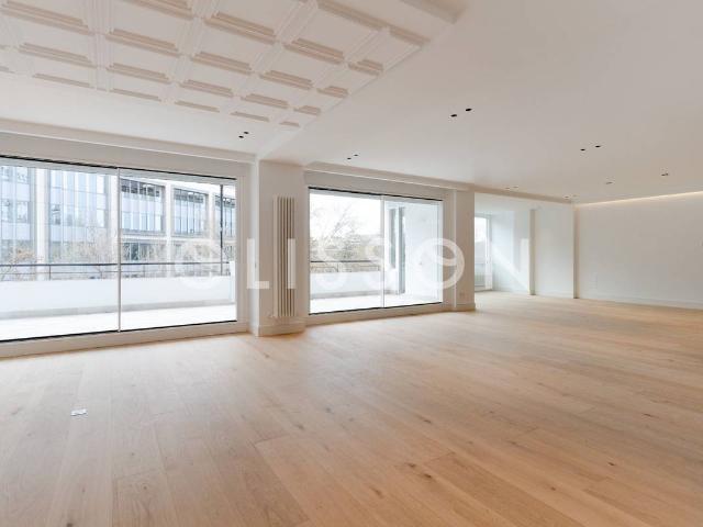 Piso en Venta en Castellana
