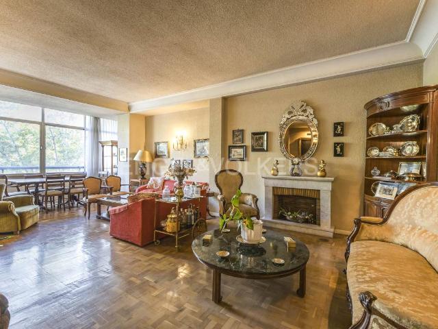 Piso en Venta en Castellana