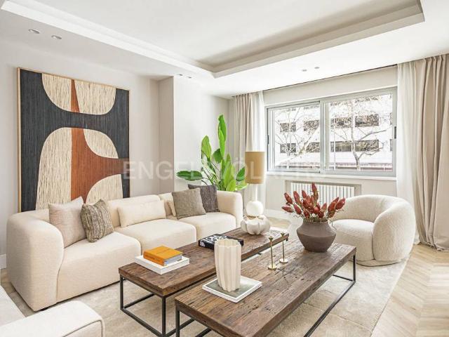 Piso en Venta en Castellana