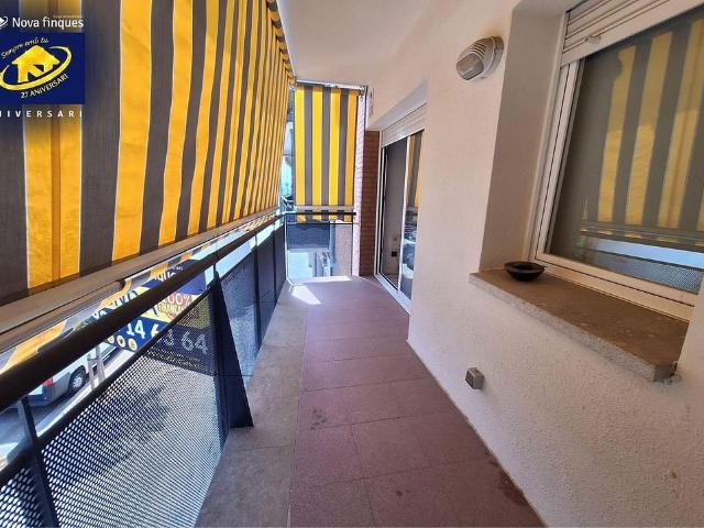 Piso en venta en Castellar del Vallès, de 90 m² 3 habitaciones por 290.000