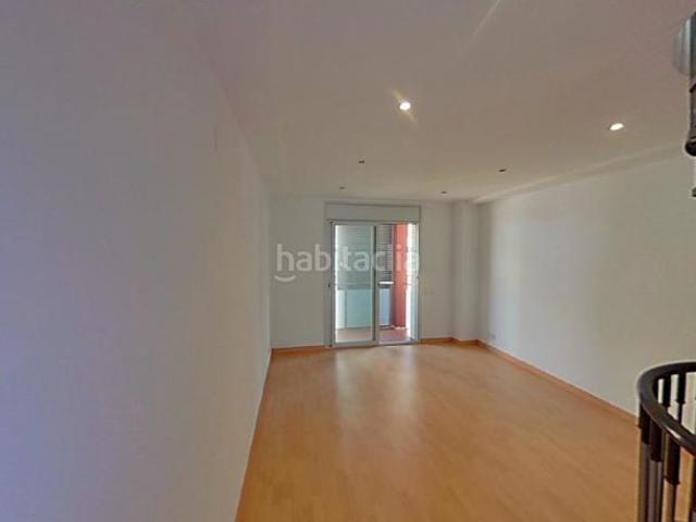 Piso en venta en Castelldefels, Can Vinader. Piso en venta en calle Jaume I. Pisos.