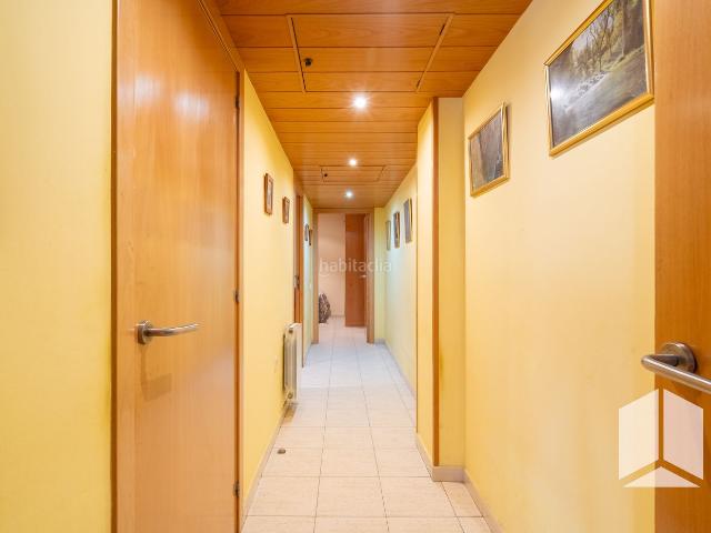 Piso en venta en Castelldefels, Castell Poble Vell. ? Amplia vivienda VPO de 104 m2 con ascensor espacio, comodidad y excelente estado. Pisos.