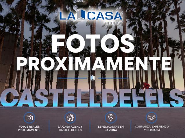 Piso en venta en Castelldefels, Castell Poble Vell. Piso de 4 habitaciones en el centro de Castelldefels. Pisos.