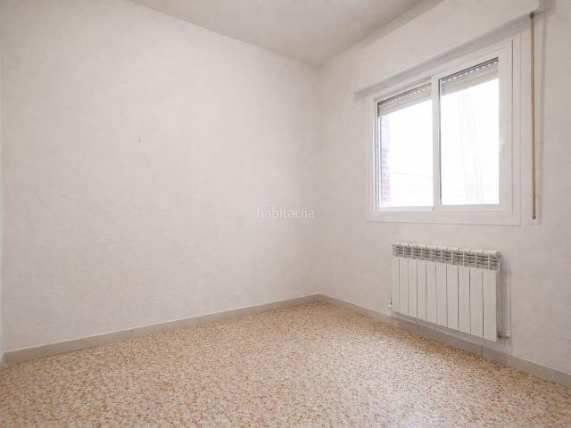 Piso en venta en Castelldefels, Centre. Piso de 88 m2 con ascensor y balcón amplitud, luz y comodidad. Pisos.