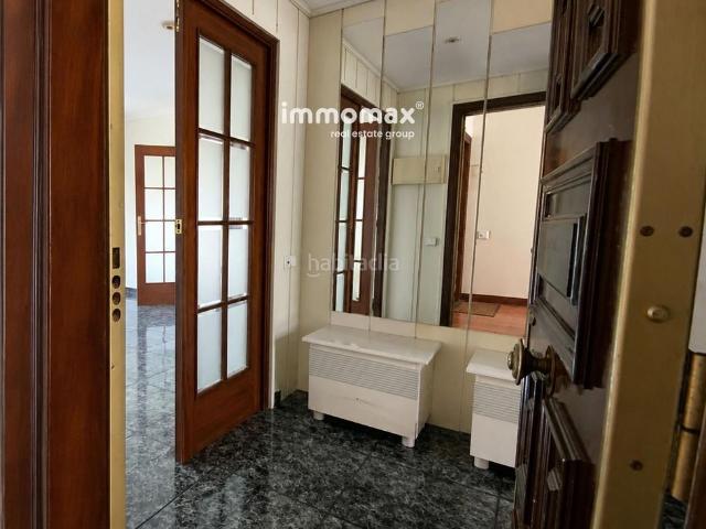 Piso en venta en Castelldefels, Centre. Una vivienda para disfrutar terraza, piscina y amplias estancias, Castelldefels Montemar. Pisos.