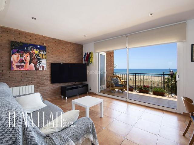 Piso en venta en Castelldefels, Baixador. EXCLUSIVO PISO EN PRIMERA LINEA CON VISTAS AL MAR Y UBICACION PRIVILEGIADA EN CASTELLDEFELS. Pisos.