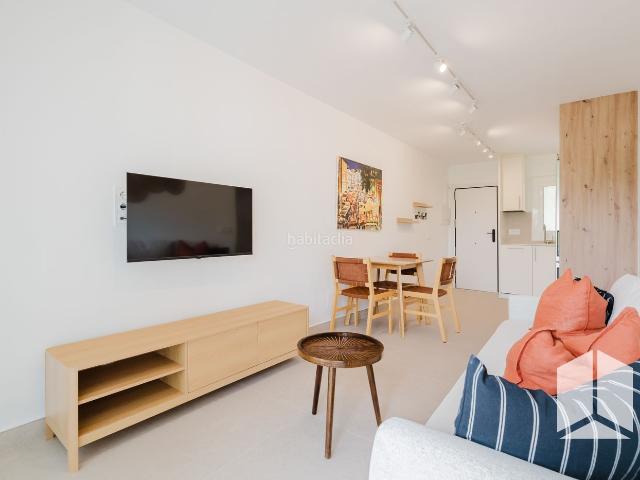 Piso en venta en Castelldefels, Bellamar. Piso de 45 m con 2 dormitorios y terraza en Castelldefels. Pisos.
