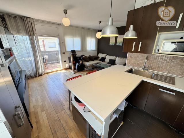 Piso en venta en Castelldefels, Granvía Mar. Luminoso piso con terrazas y plaza de garaje a menos de 800 metros de la playa de Castelldefels. Pisos.