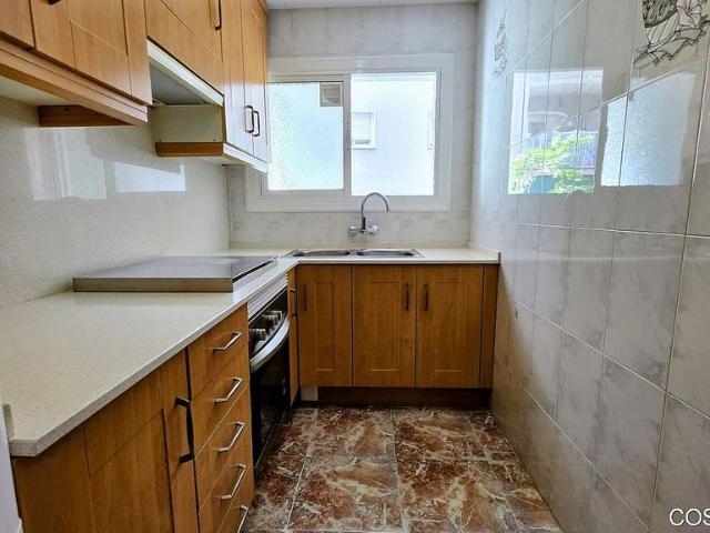 Piso en venta en Castelldefels, de 80 m² 4 habitaciones por 293.000