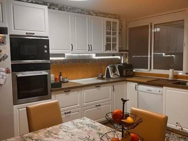 Piso en venta en Castelldefels, de 80 m² 3 habitaciones por 299.000