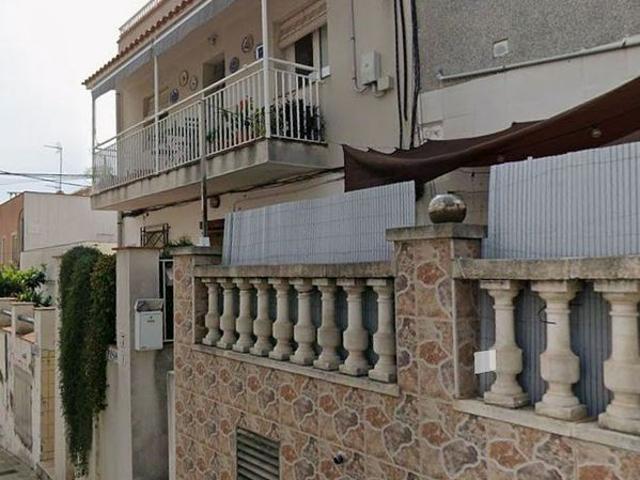 Piso en venta en Castelldefels, de 86 m² 3 habitaciones por 215.000