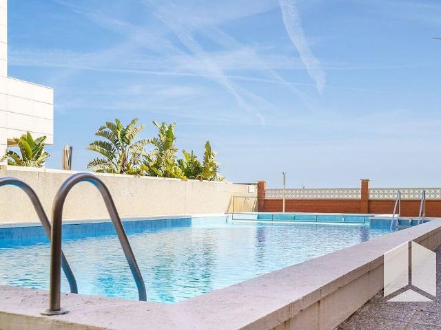 Piso en venta en calle Carme, Castelldefels, de 94 m² 2 habitaciones por 460.000