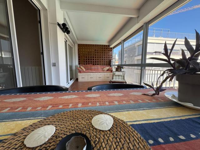 Piso en venta en Castelldefels, La Pineda. Piso dos dormitorios zona playa. Pisos.