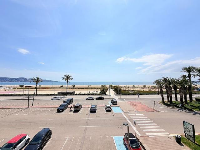 Piso en venta en Castelló d´Empúries, de 127 m² 2 habitaciones por 595.000