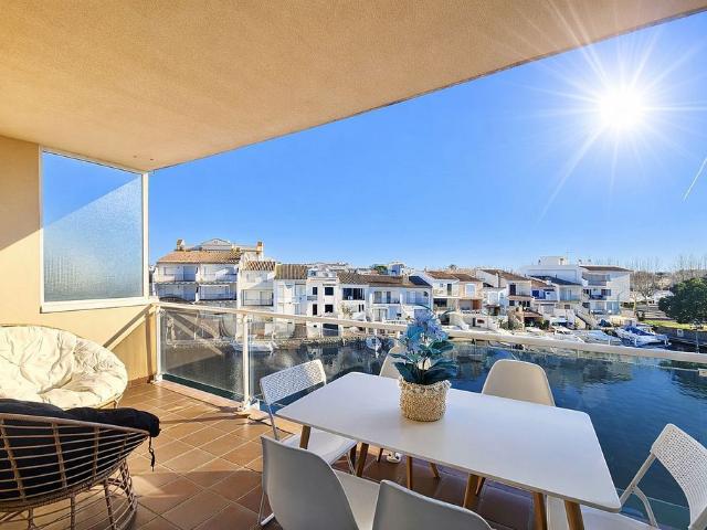 Piso en venta en Castelló d´Empúries, de 52 m² 2 habitaciones por 210.000