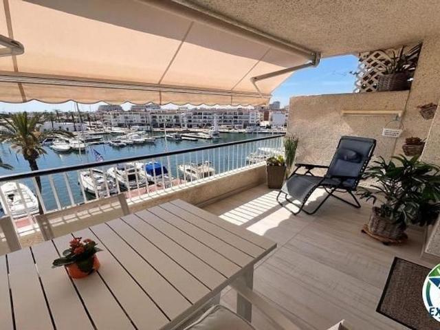Piso en venta en calle Port Grec, Castelló d´Empúries, de 71 m² 2 habitaciones por 325.000
