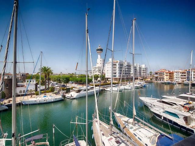 Piso en Venta en Castelló d'Empúries