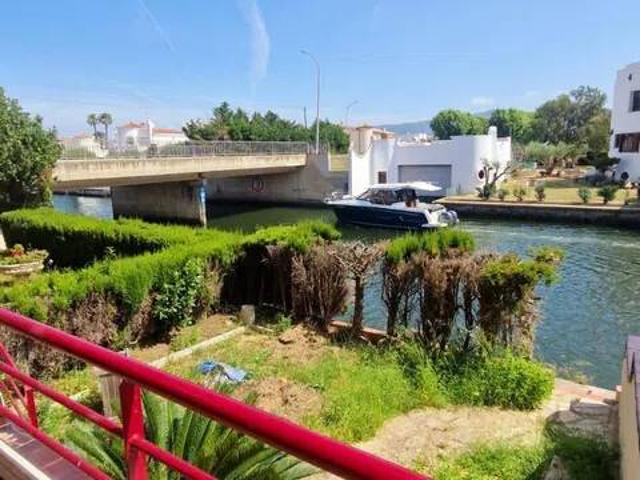 Piso en Venta en Castelló d'Empúries