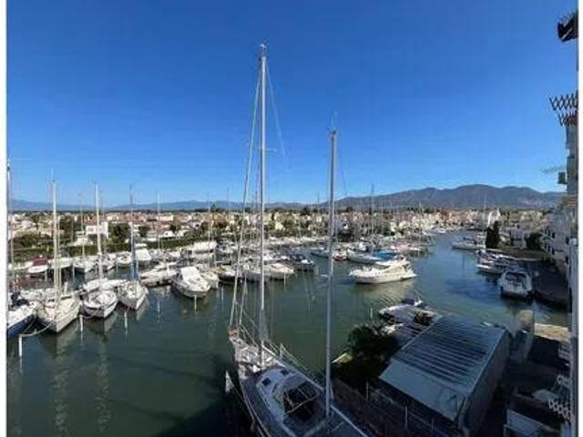 Piso en Venta en Castelló d'Empúries