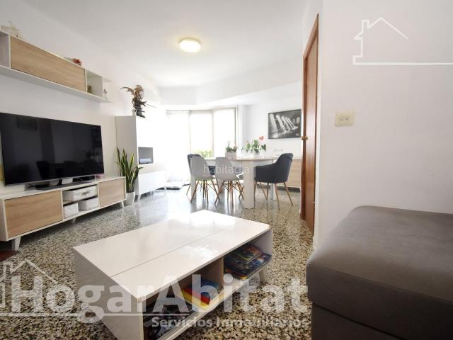 Piso en venta en Castellón de la Plana, Casco Histórico. SEMIREFORMADO Y TODO EXTERIOR CON BALCÓN. Pisos Castellón de la.