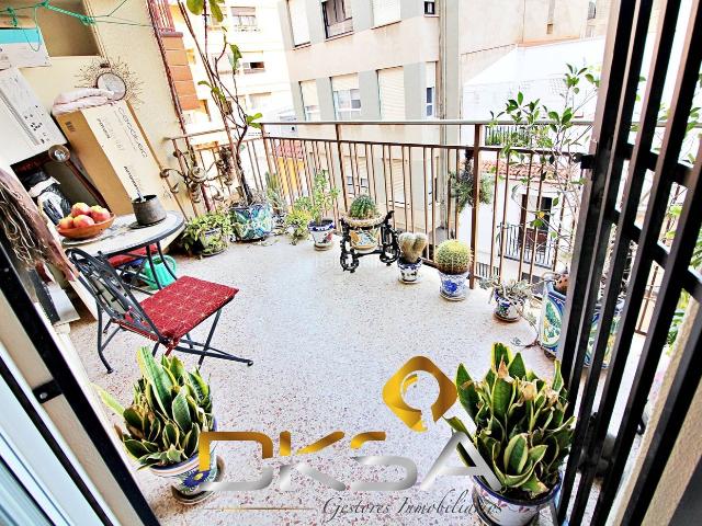 Piso en venta en Castellón de la Plana, Casco Histórico. PISO SEMIREFORMADO CON GRAN TERRAZA JUNTO A REY DON JAIME, CASTELLÓN. Pisos Castellón de la.