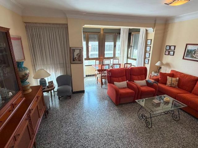 Piso en venta en Castellón de la Plana, El Grao. Amplio y Luminoso Piso en el Puerto de Castellón por 250,000. Pisos Castellón de la.
