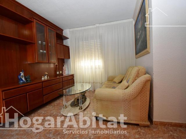 Piso en venta en Castellón de la Plana, El Grao. EXTERIOR DE CUATRO DORMITORIOS CON ASCENSOR CERCA DEL PUERTO. Pisos Castellón de la.