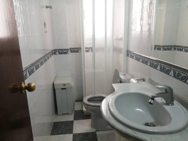Piso en venta en Castellón de la Plana, El Grao. Venta de piso exterior de 4 habitaciones en Grao, Castelló de la Plana. Pisos Castellón de la.