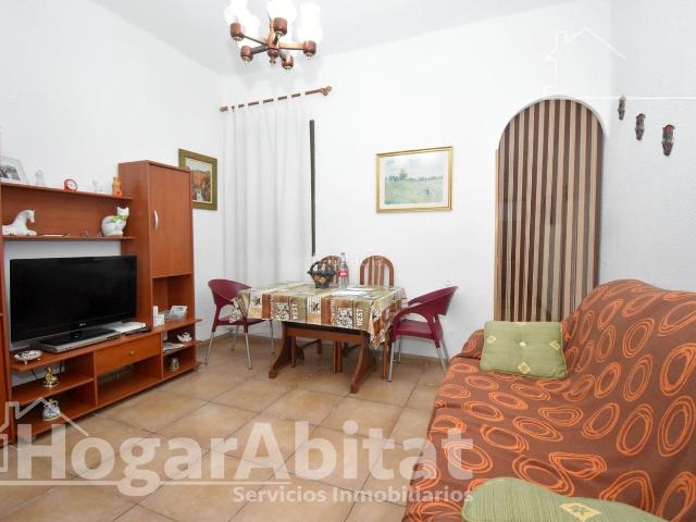 Piso en venta en Castellón de la Plana, Ensanche Parque del Oeste. OPORTUNIDAD DE INVERSIÓN! EXTERIOR CON PATIO Y TRASTERO CERCA DEL HOSPITAL PROVINCIAL. Pisos Castellón de la.