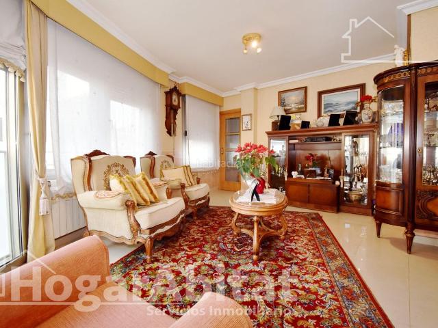 Piso en venta en Castellón de la Plana, Hospital Plaza del Real. ESPACIOSO PISO CON DOS PLAZAS DE GARAJE Y DOS TRASTEROS EN EL CENTRO. Pisos Castellón de la.