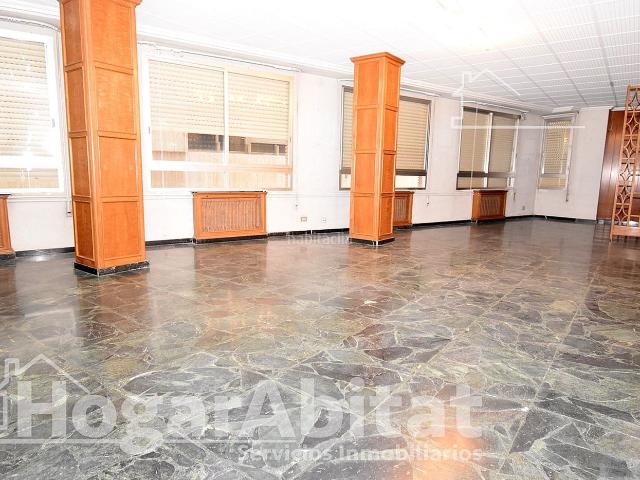Piso en venta en Castellón de la Plana, Hospital Plaza del Real. OPORTUNIDAD DE INVERSIÓN. DISFRUTA DE UNA VIVIENDA CON OFICINA EN EL CENTRO. Pisos Castellón de la.