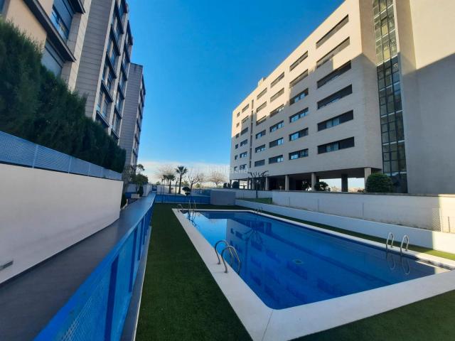 Piso en venta en Castellón de la Plana, Parque Sensal. Vive como en una casa sin renunciar a la comodidad de un piso. Jardin privado Pìscina Comunitaria. Pisos Castellón de la.