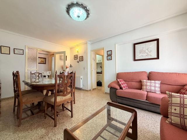 Piso en venta en Castellón de la Plana, Rafalafena. Luminoso piso de 83 m² con ascensor, 3 habitaciones, balcón y vistas despejadas en excelente ubicación. Pisos Castellón de la.