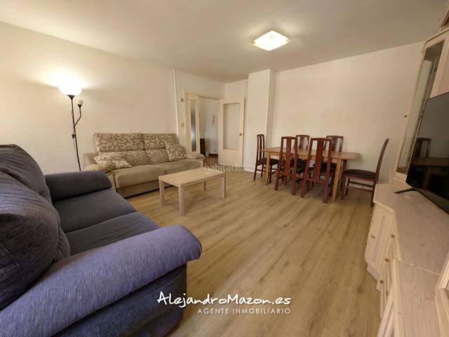 Piso en venta en Castro Urdiales, Centro. Piso céntrico de 3 habitaciones para reformar y disfrutar de Castro. Pisos Castro.