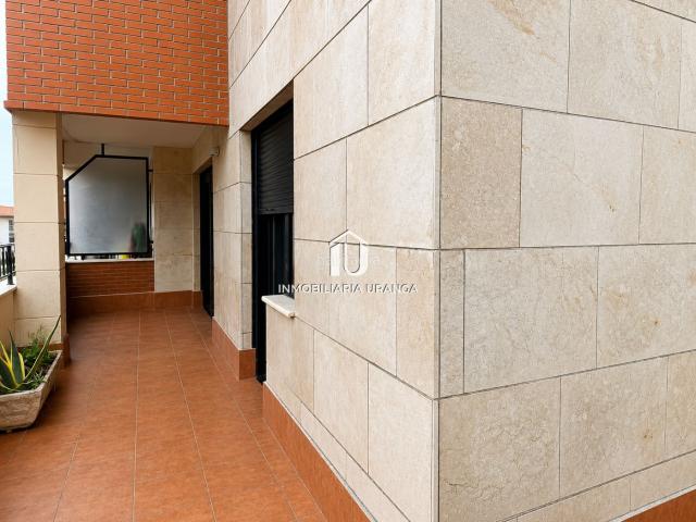 Piso en venta en Castro Urdiales, Cotolino. Piso con vistas al mar, Terraza, Garaje y Piscina comunitaria en Castro Urdiales. Pisos Castro.